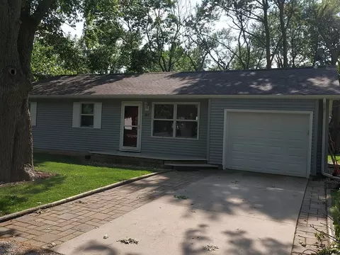 304 Key Dr, Tuscola, IL 61953