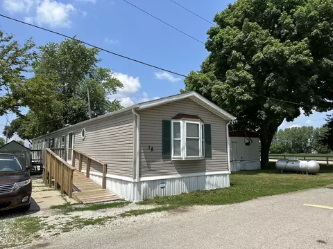 641 W Walnut St #18, Oglesby, IL 61348