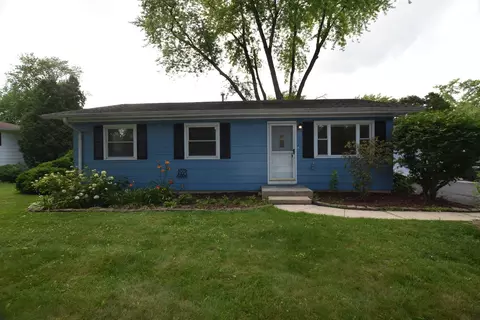 30 W180 Allister Ln, Naperville, IL 60563