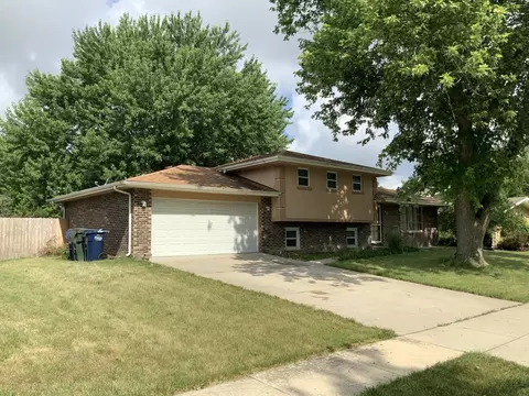 209 Shabbona Dr, Minooka, IL 60447 photo 3
