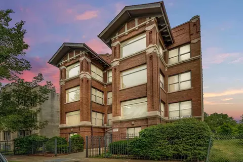 1024 E 46th St #1W, Chicago, IL 60653 photo 1