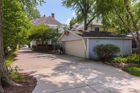 1324 E Grove St, Bloomington, IL 61701 photo 10