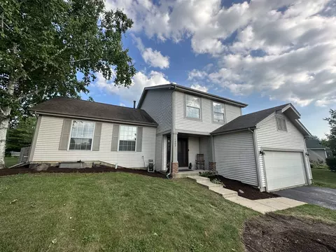 1005 Oak Ridge Dr, Streamwood, IL 60107