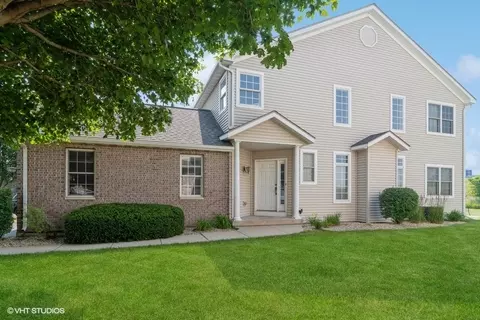 390 Manning Dr, Dekalb, IL 60115