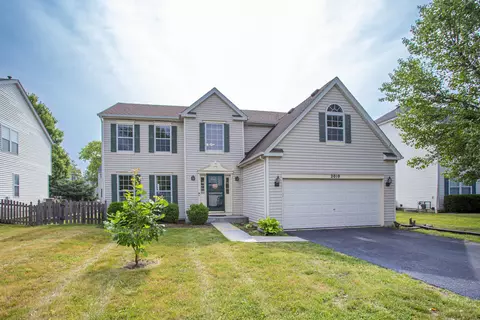 2010 Kingsbury Estates Dr, Plainfield, IL 60586