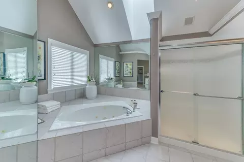 31 Oak Bluff Ct, Naperville, IL 60565 photo 23