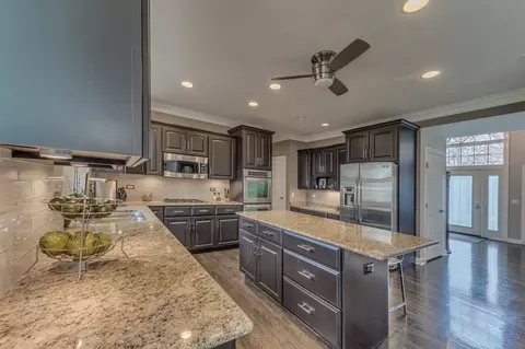 31 Oak Bluff Ct, Naperville, IL 60565 photo 9