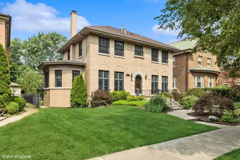 1009 N Euclid Ave, Oak Park, IL 60302