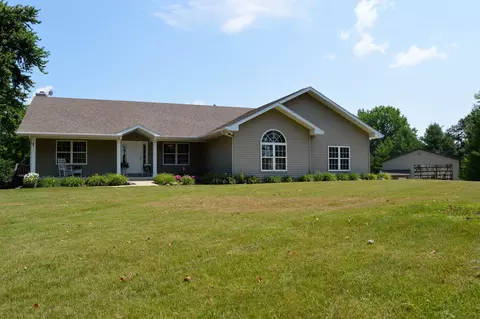 576 Blackfoot Pass, Danvers, IL 61732