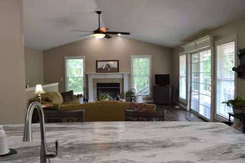 576 Blackfoot Pass, Danvers, IL 61732 photo 10