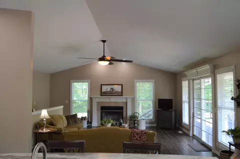 576 Blackfoot Pass, Danvers, IL 61732 photo 11