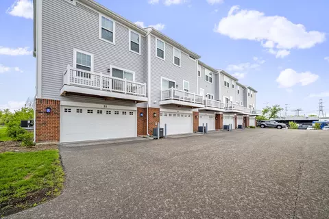 31 Nicholas Dr E, Des Plaines, IL 60016 photo 25