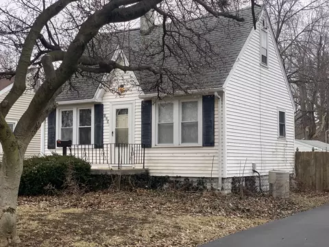125 SE Circle Dr, Joliet, IL 60433