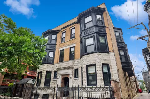 811 W Oakdale Ave #1, Chicago, IL 60657