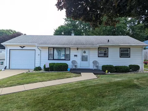 953 W Jefferson Dr, Freeport, IL 61032