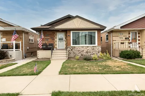 6716 W 64th St, Chicago, IL 60638