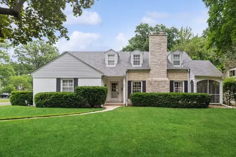 945 Skokie Ridge Dr, Glencoe, IL 60022