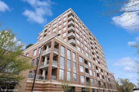 540 W Webster Ave #701, Chicago, IL 60614
