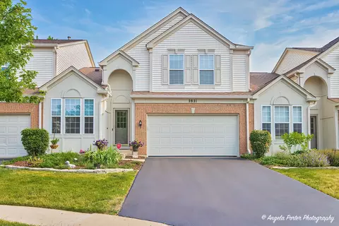 2821 Waterfront Ave, Algonquin, IL 60102