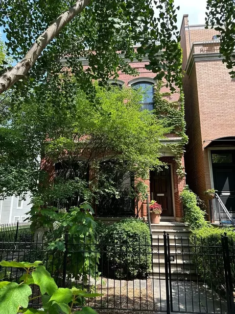 1132 W Altgeld St, Chicago, IL 60614