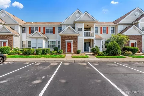 2305 Aurora Dr #25, Pingree Grove, IL 60140