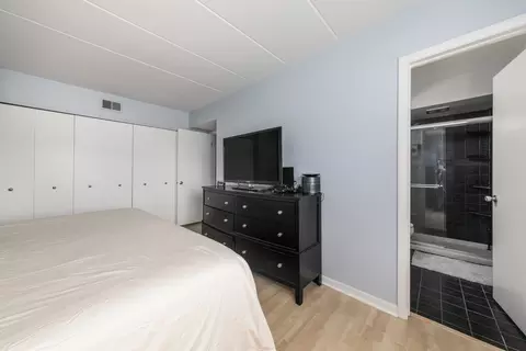900 S River Rd #5B, Des Plaines, IL 60016 photo 12