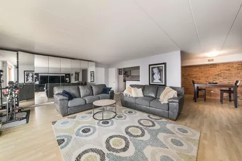 900 S River Rd #5B, Des Plaines, IL 60016 photo 5