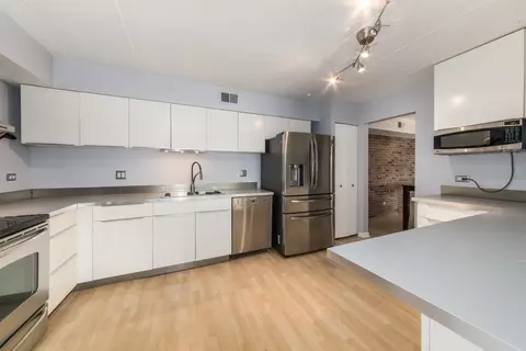 900 S River Rd #5B, Des Plaines, IL 60016 photo 3
