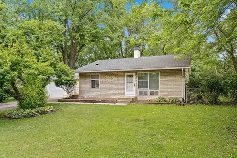 65 Saratoga Ct, South Elgin, IL 60177