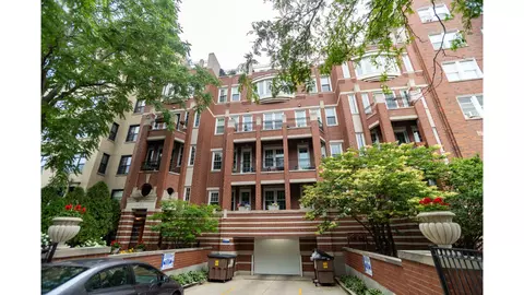 436 W Belmont Ave #401, Chicago, IL 60657