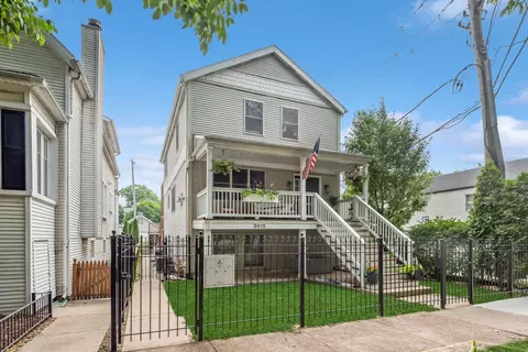 3015 N Leavitt St #2, Chicago, IL 60618