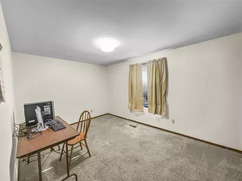 285 N 1st St, Sheldon, IL 60966 photo 8
