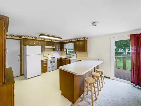 285 N 1st St, Sheldon, IL 60966 photo 3