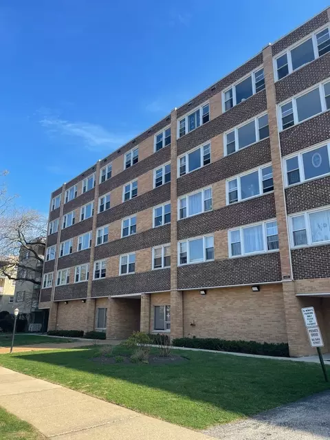720 Oakton St #5B, Evanston, IL 60202