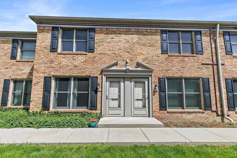 1742 Sessions Walk #1742, Hoffman Estates, IL 60169