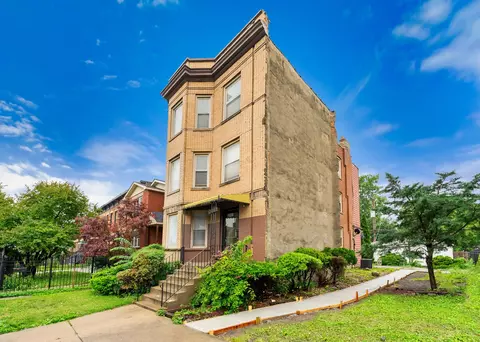 2441 W Flournoy St, Chicago, IL 60612