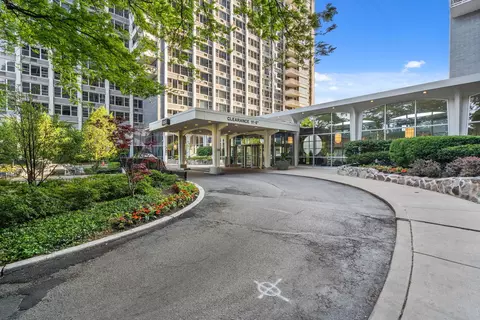 4250 N Marine Dr #2416, Chicago, IL 60613