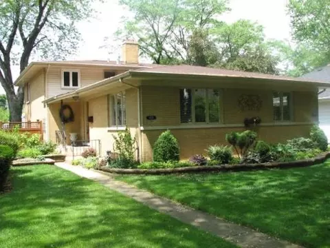 809-811 N Ellsworth St, Naperville, IL 60540