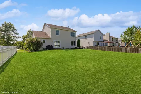 2006 Arbor Falls Dr, Plainfield, IL 60586 photo 2