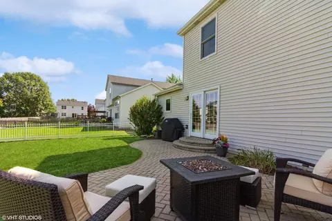 2006 Arbor Falls Dr, Plainfield, IL 60586 photo 4