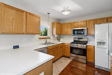 2006 Arbor Falls Dr, Plainfield, IL 60586 photo 7