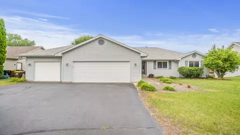 5378 Hawkeye Trl, Machesney Park, IL 61115