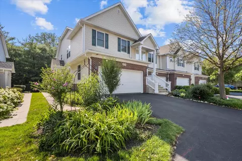 371 Ridge Rd, North Aurora, IL 60542
