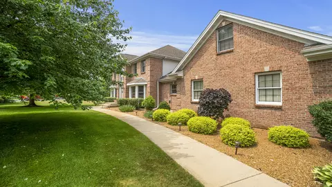 2364 Cairnwell Dr, Belvidere, IL 61008