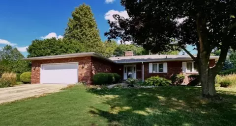 2208 Harrington Ct, Champaign, IL 61821