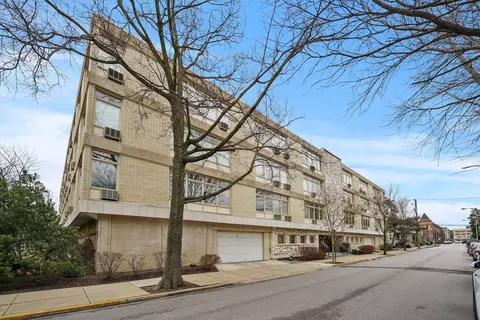 222 N Marion St #1K, Oak Park, IL 60302