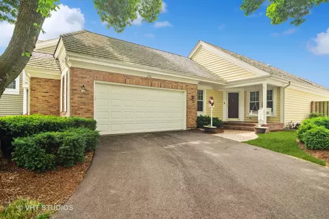 478 Park Barrington Dr, Barrington, IL 60010
