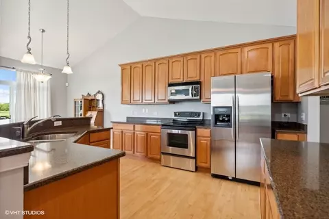 2710 Harnish Dr, Algonquin, IL 60102 photo 5