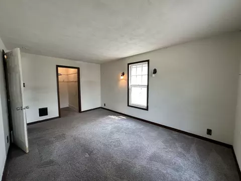 1321 S High Ave, Freeport, IL 61032 photo 13