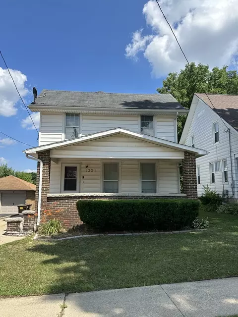 1321 S High Ave, Freeport, IL 61032